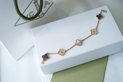 [Aetheris]LUCKY CLOVER 5-MOTIV-ARMBAND – KOLLEKTION GRAUES PERLMUTT