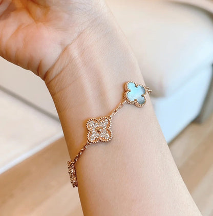 [Aetheris]LUCKY CLOVER 5-MOTIV-ARMBAND – KOLLEKTION GRAUES PERLMUTT