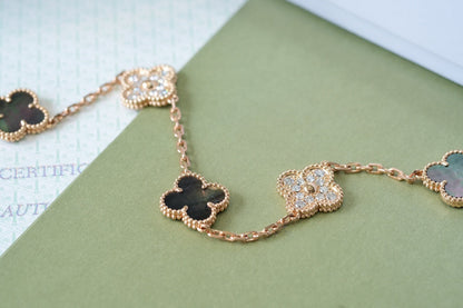 [Aetheris]LUCKY CLOVER 5-MOTIV-ARMBAND – KOLLEKTION GRAUES PERLMUTT