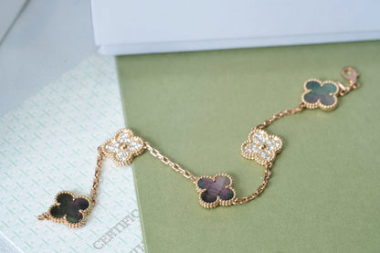 [Aetheris]LUCKY CLOVER 5-MOTIV-ARMBAND – KOLLEKTION GRAUES PERLMUTT